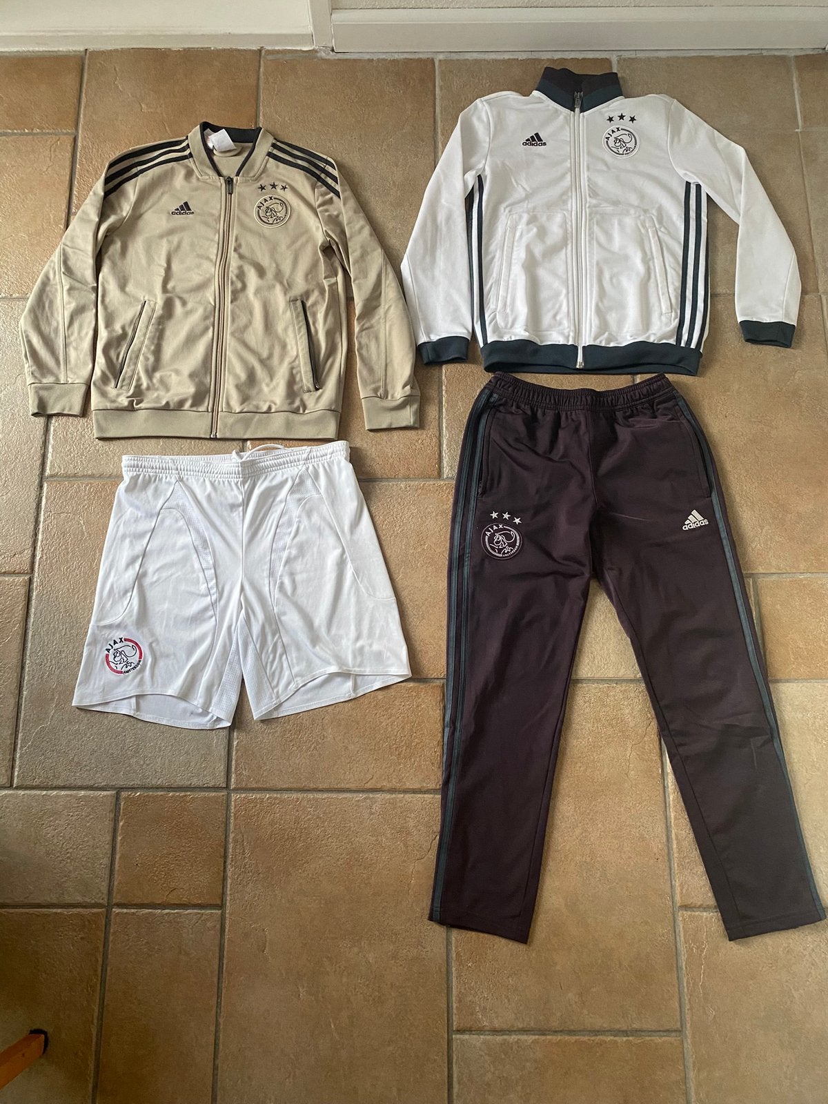 Ajax trainingspak, trainingsjack en korte broek maat 152, Ophalen of Verzenden, Gebruikt, Jongen, Sport- of Zwemkleding