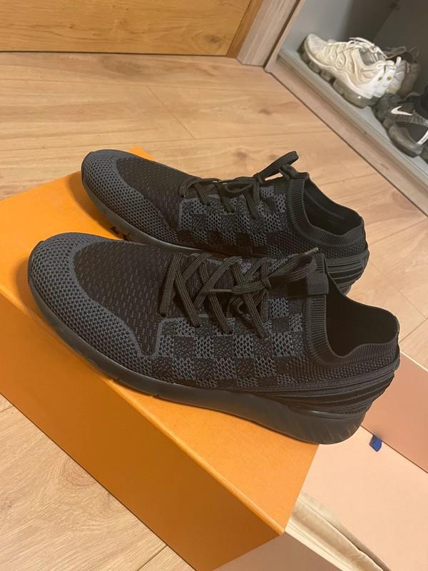 LV Sneakers MAAT 43 OF 44 NIEUW OP=OP SPOTRPIJS!!, Zwart, Nieuw, Ophalen of Verzenden, Sneakers of Gympen