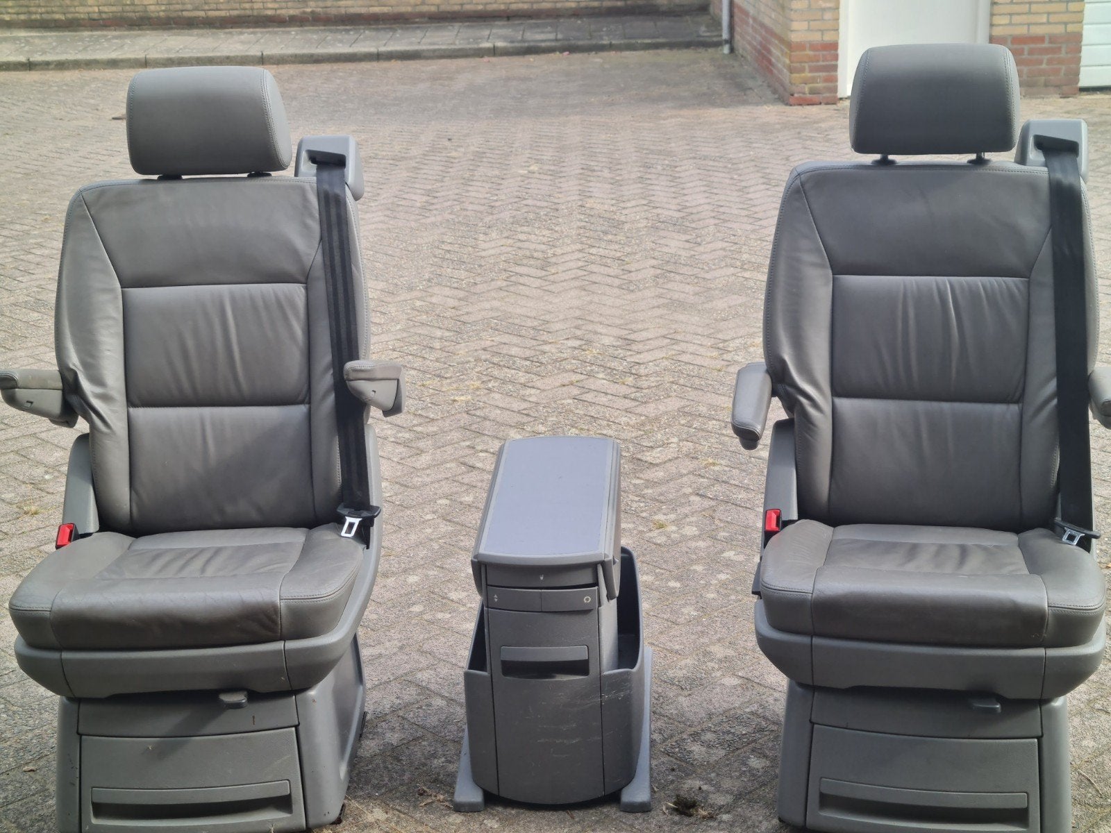 VW Multivan Stoelen met Tafel - Grijs Leer, Auto-onderdelen, Ophalen, Gebruikt, Volkswagen