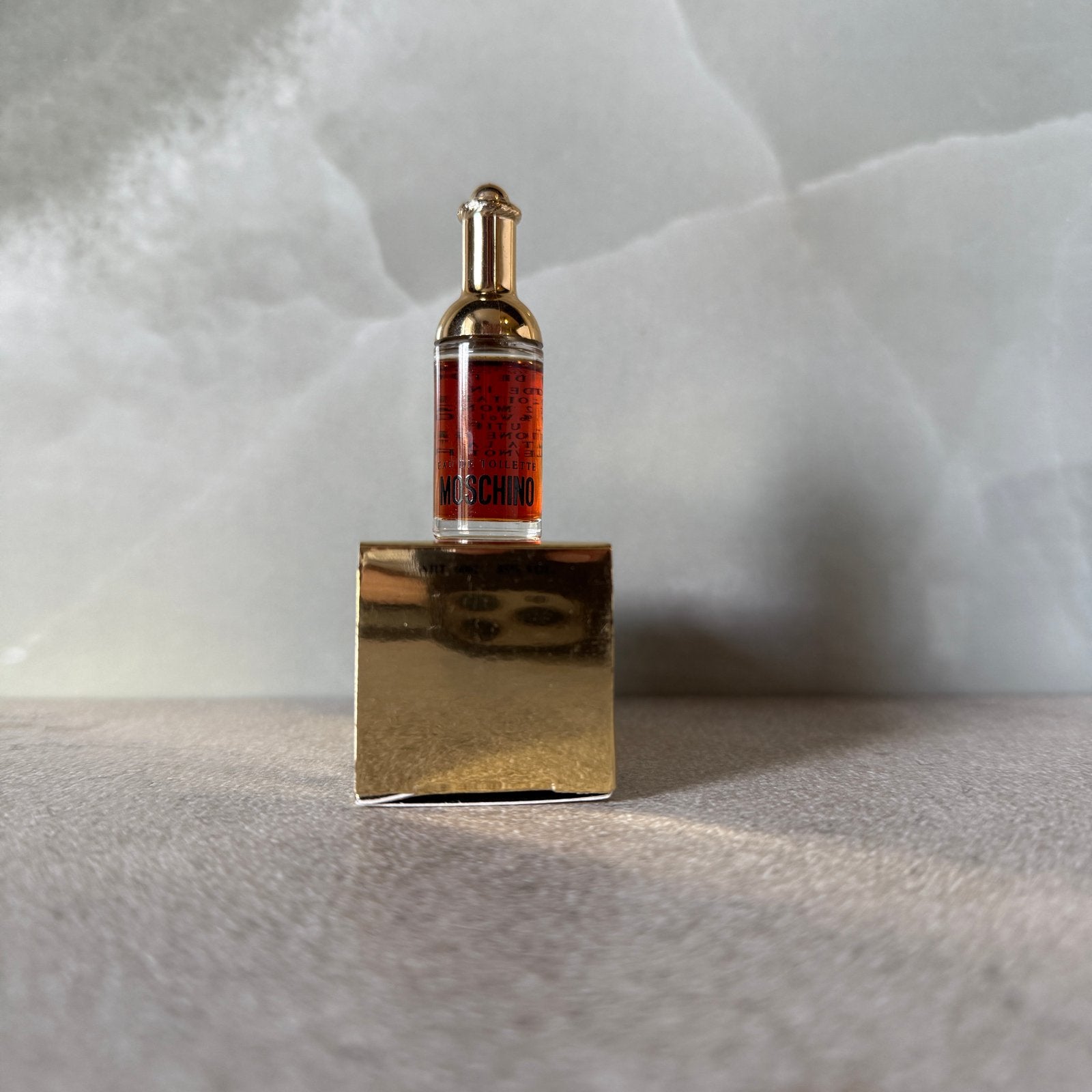 Moschino Eau de Toilette 4ml Miniatuur Parfum, Ophalen of Verzenden, Zo goed als nieuw