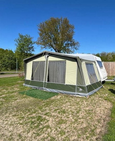 Bürstner Ventana Avantgarde caravan (1998) + voortent, Caravans en Kamperen, Caravans, Dwarsbed, Treinzit, 750 - 1000 kg, Particulier
