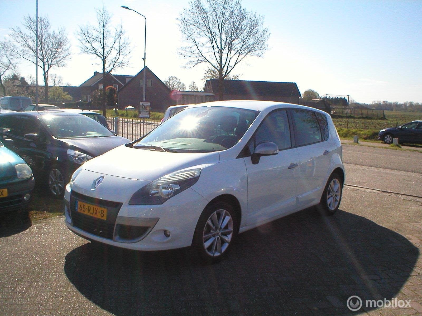 Renault Scenic 1.6 Dynamique, Voorwielaandrijving, Euro 5, Gebruikt, 1295 kg