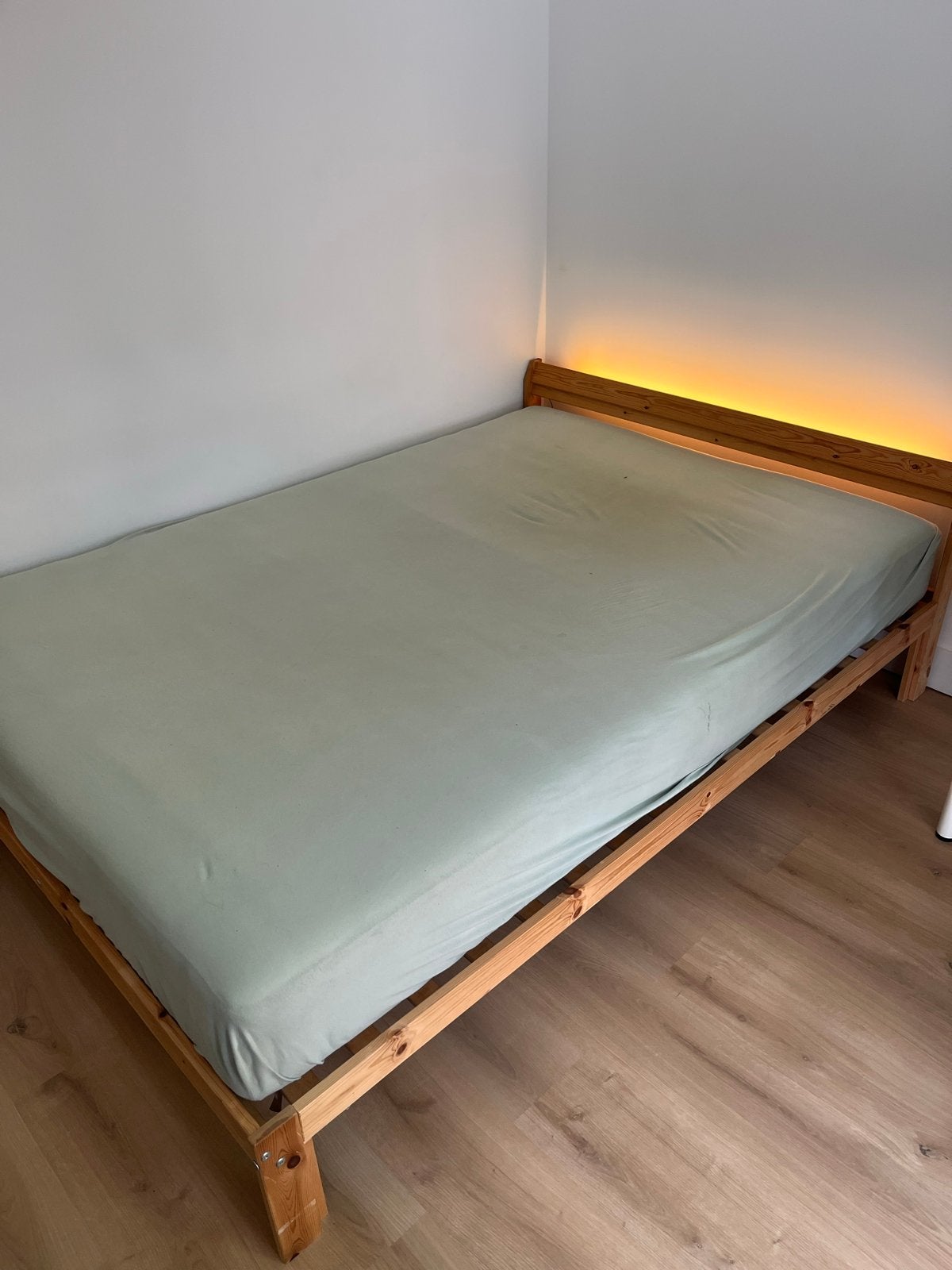 Ikea bed 140x200 met Valevag matras, Ophalen, Gebruikt, Bruin, 140 cm