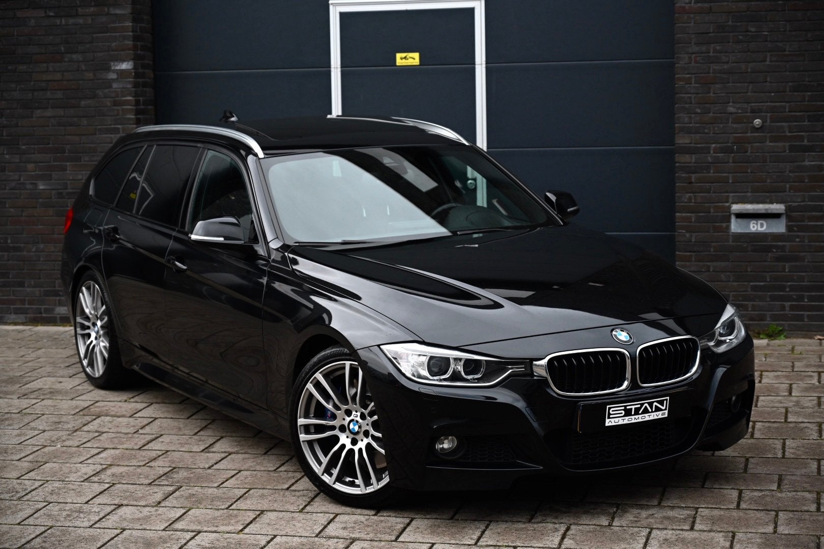 BMW 3-serie Touring 330D High Executive M Sport, 6-cilinder, Euro 5, Achterwielaandrijving, Zwart, 2993 cc
