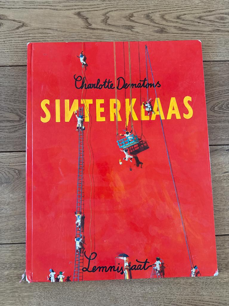 Sinterklaas XL - Charlotte Dematons (Prentenboek), Ophalen of Verzenden, Gelezen