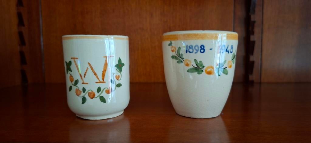 Set van 2 Wilhelmina bekers - 1898-1948, Ophalen of Verzenden