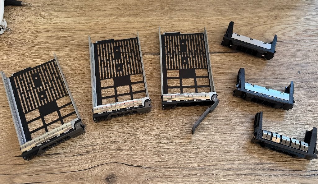 Dell server-caddies: 3 stuks + 3 dummy-afdekplaten, Ophalen of Verzenden, Gebruikt