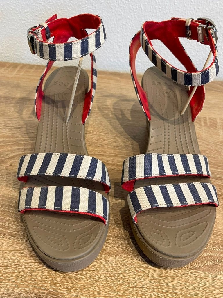 Crocs Wedge Sandalen EU 41 (W10) | Marine Streep | Comfort, Crocs, Crocs, Zo goed als nieuw, Crocs