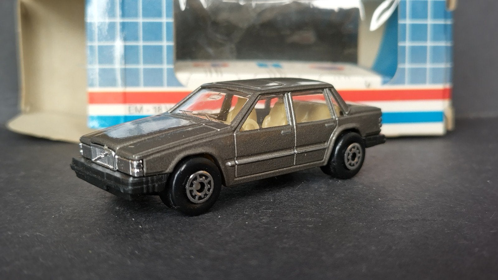 Volvo 760 1:64 Edocar Wenger Antwerpen Pol, Auto, Holland, ., Ophalen of Verzenden