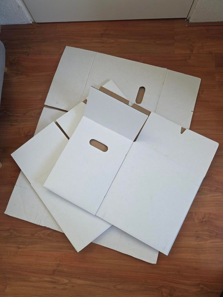 3 verhuisdozen: 2 stevige (boeken), 1 normale, Ophalen, Opvouwbaar, 50 tot 75 cm, Minder dan 40 cm