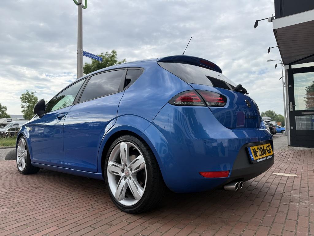 SEAT Leon 2.0 TFSI FR airco navi elec schuifkanteldak, Auto's, Seat, Euro 5, Gebruikt, 1295 kg, 4 cilinders