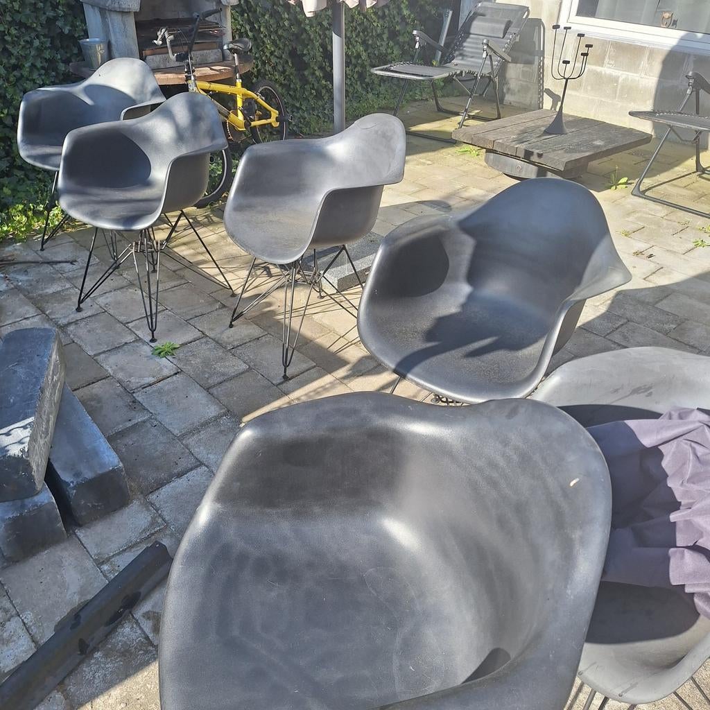 Zes zwarte kuipstoelen met metalen onderstel, Ophalen of Verzenden, Gebruikt