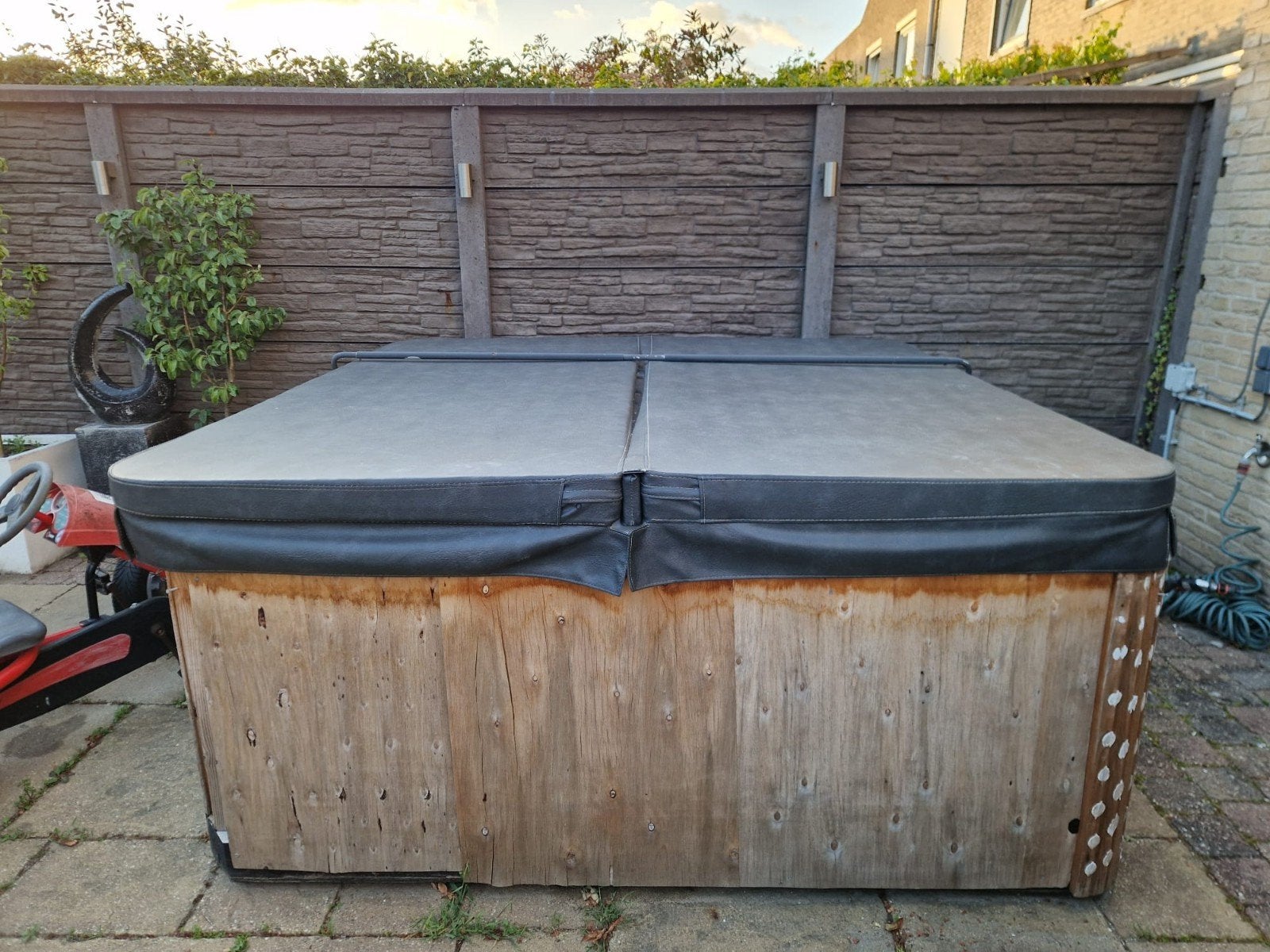 Jacuzzi met nieuw Balboa systeem en display, Ophalen