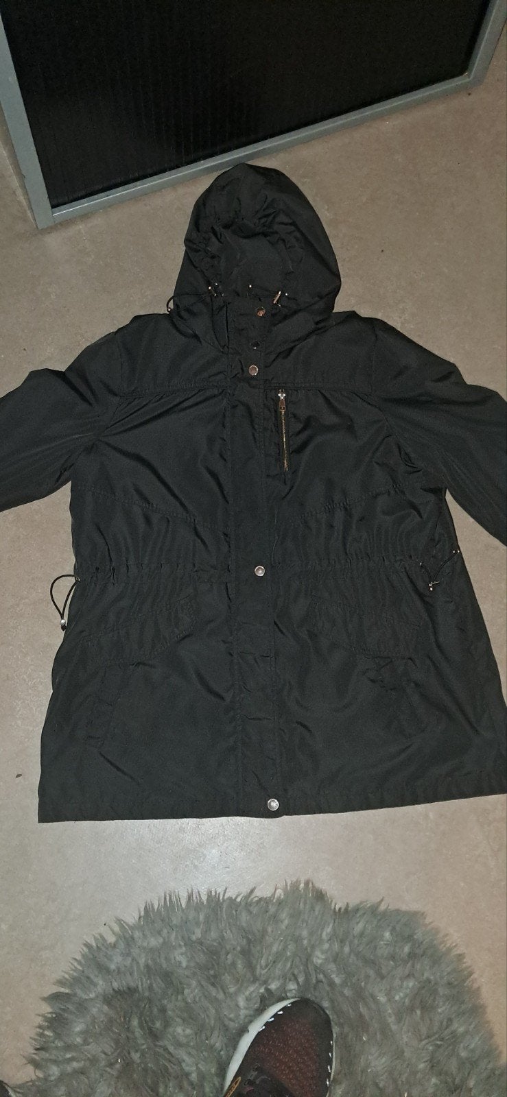 Zwarte jas met capuchon - The Outerwear, Maat 38/40 (M), The Outerwear, Zwart, Ophalen of Verzenden