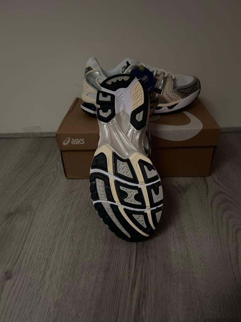 Nieuwe Asics Gel-Kayano 14 sneakers - Maat 42,5, Ophalen of Verzenden, Nieuw, Wit, Sneakers of Gympen