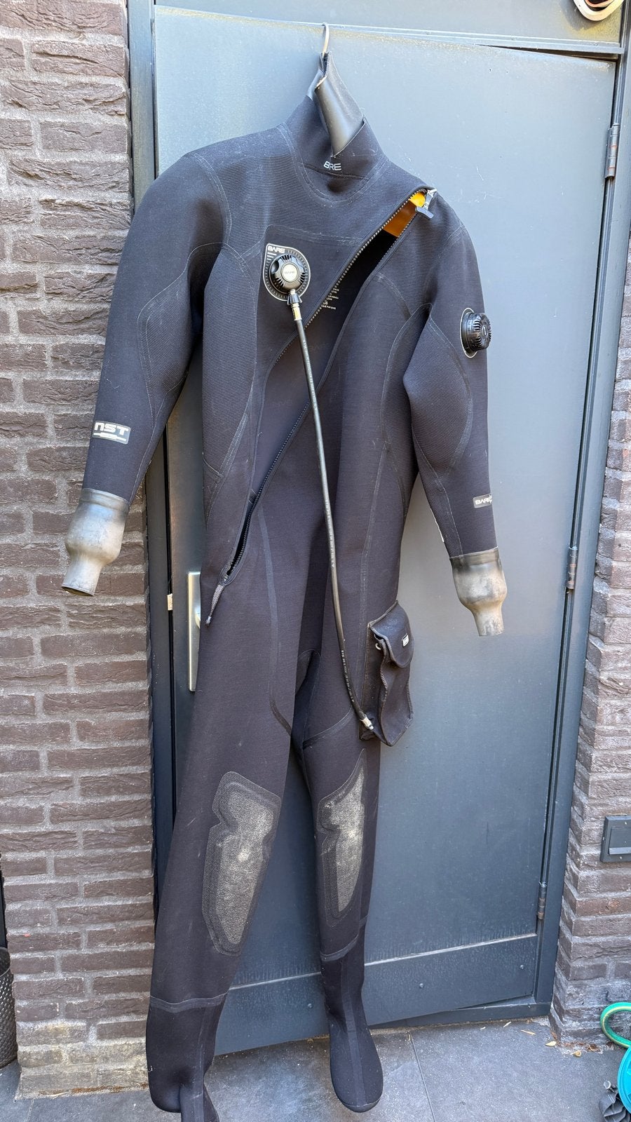 Bare XCS2 Tech Dry duikpak met onderpak en tas, Watersport en Boten, Duiken, Ophalen, Gebruikt, Duikpak