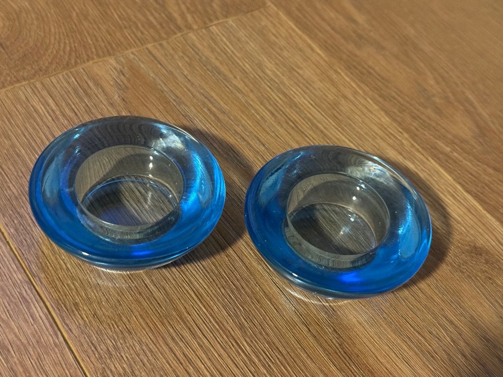 2 blauwe glazen waxinelichthouders / waxinelichtjes, Ophalen of Verzenden, Zo goed als nieuw, Blauw, Waxinelichthouder