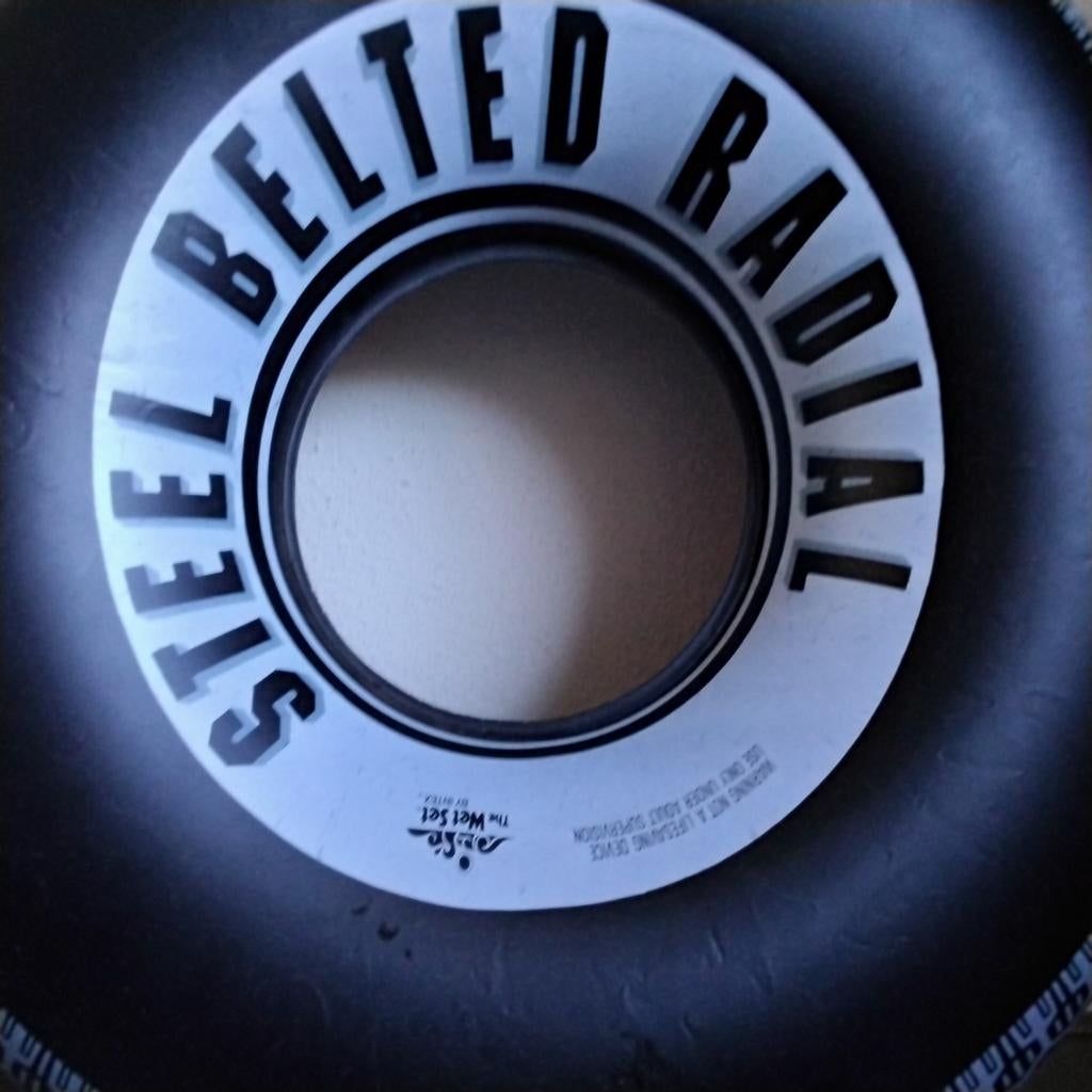 Grote zwemband met opblaaspomp - 'Steel Belted Radial', Tuin en Terras, Zwembaden, Gebruikt, Overige typen, Ophalen of Verzenden