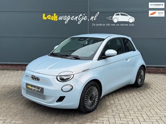 Fiat 500 e Icon 42 kWh *parelmoer *carplay *stoelverwarming, Auto's, Dealer onderhouden, Stof, Gebruikt, 1265 kg
