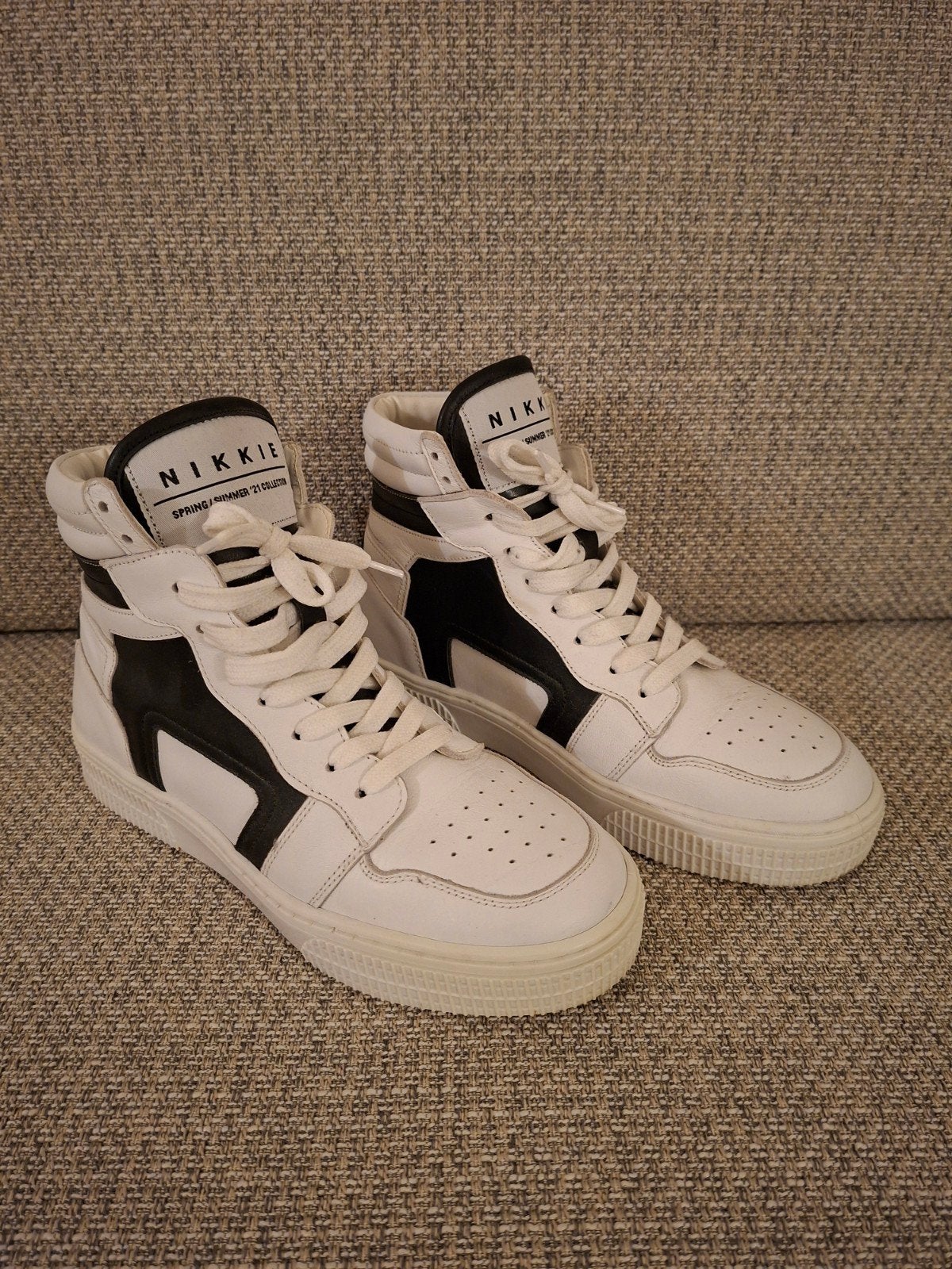 Nikkie wit/zwarte sneakers - Maat 37, Wit, Ophalen of Verzenden, Nikkie, Sneakers of Gympen