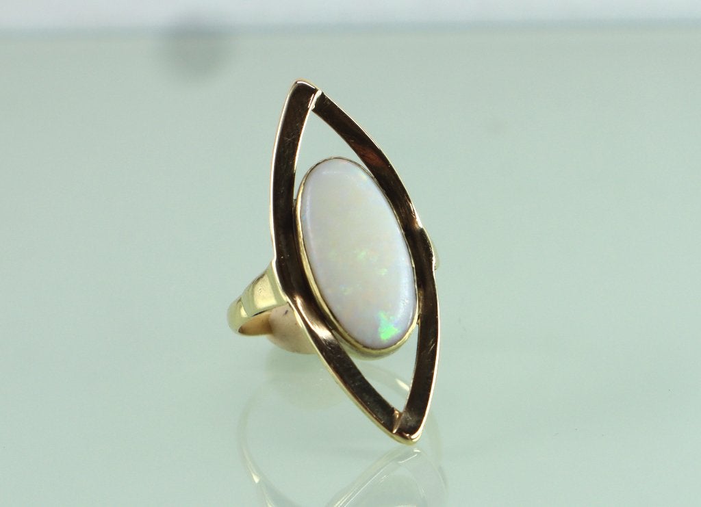 Vintage gouden ring met opaal, Ophalen of Verzenden, Goud, Ring, Met edelsteen