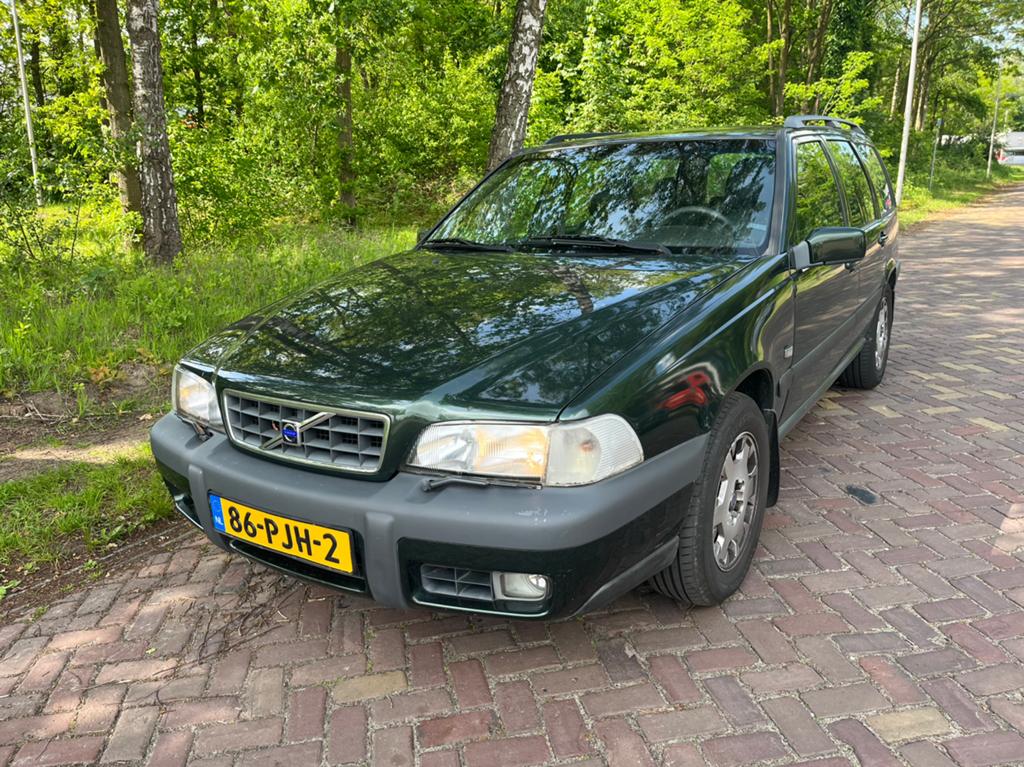 Volvo V70 XC 2.5 4WD AUT, Auto's, Volvo, Stationwagon, 2435 cc, Particulier, 1600 kg