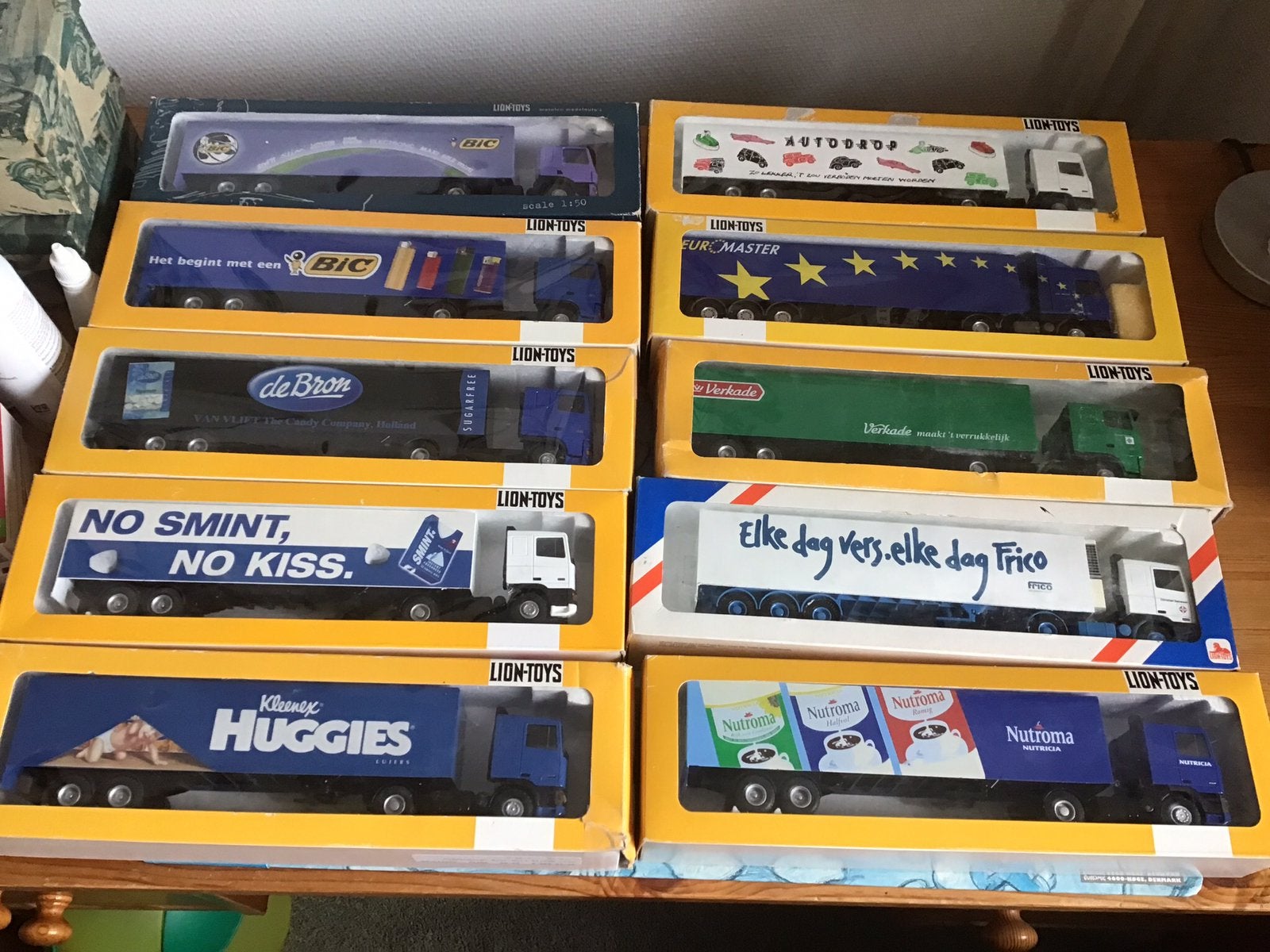 Lion toys DAF’S 10 stuks, Hobby en Vrije tijd, Modelauto's | 1:50, Ophalen, Zo goed als nieuw, Bus of Vrachtwagen, Lion Toys