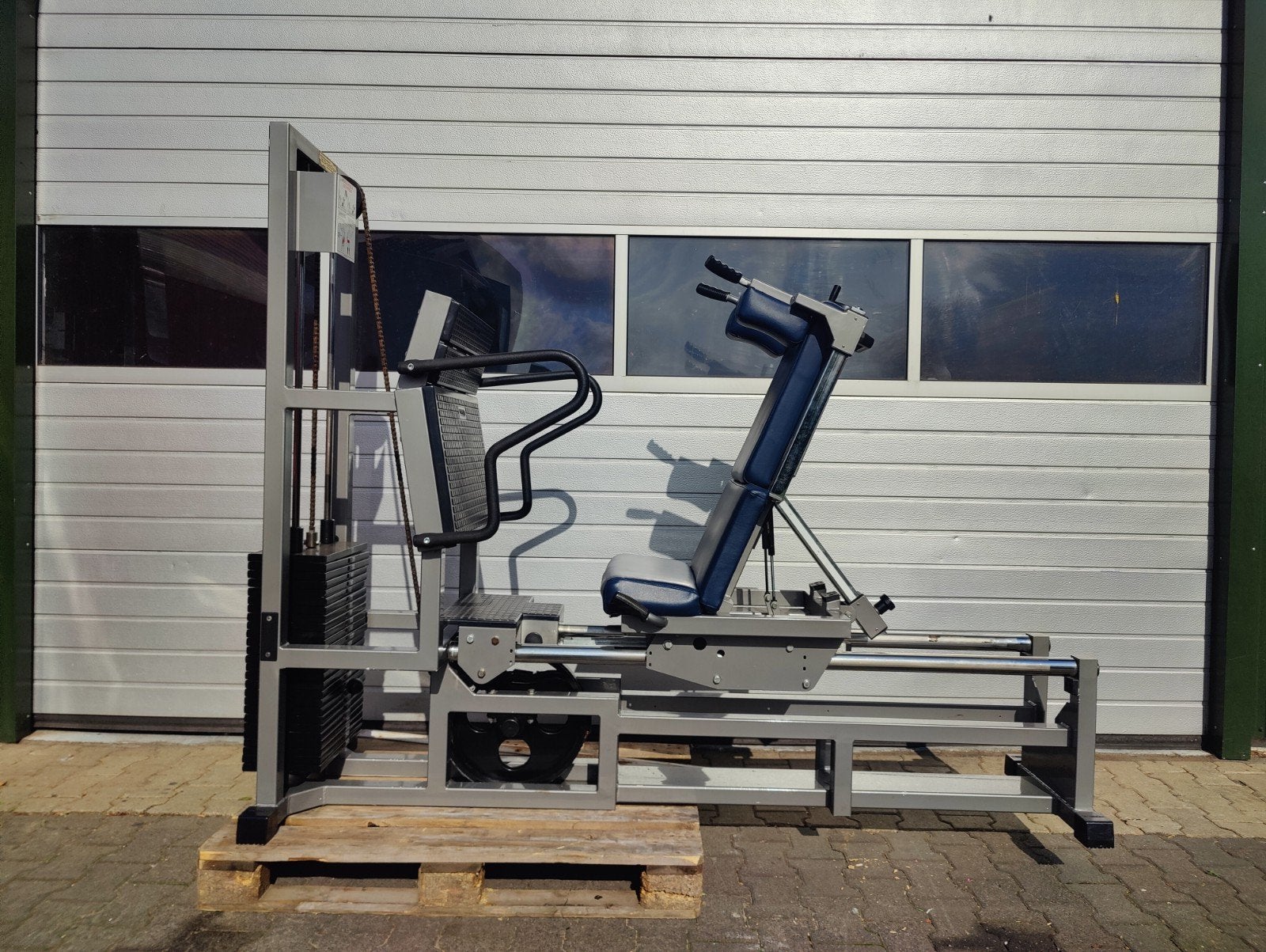 Technogym leg press / hack squat, Ophalen, Gebruikt, Krachtstation