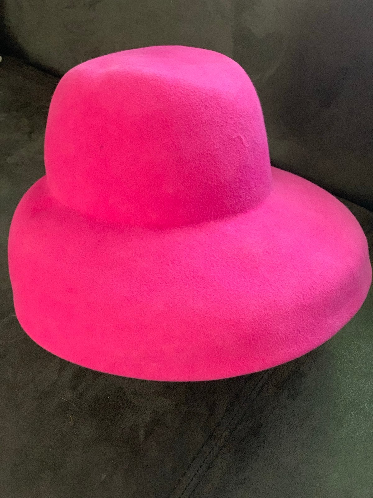 Nieuwe Roze vilten hoed van kunstenares Helma Nijenhuis, Ophalen of Verzenden, Nieuw, One size fits all, Hoed