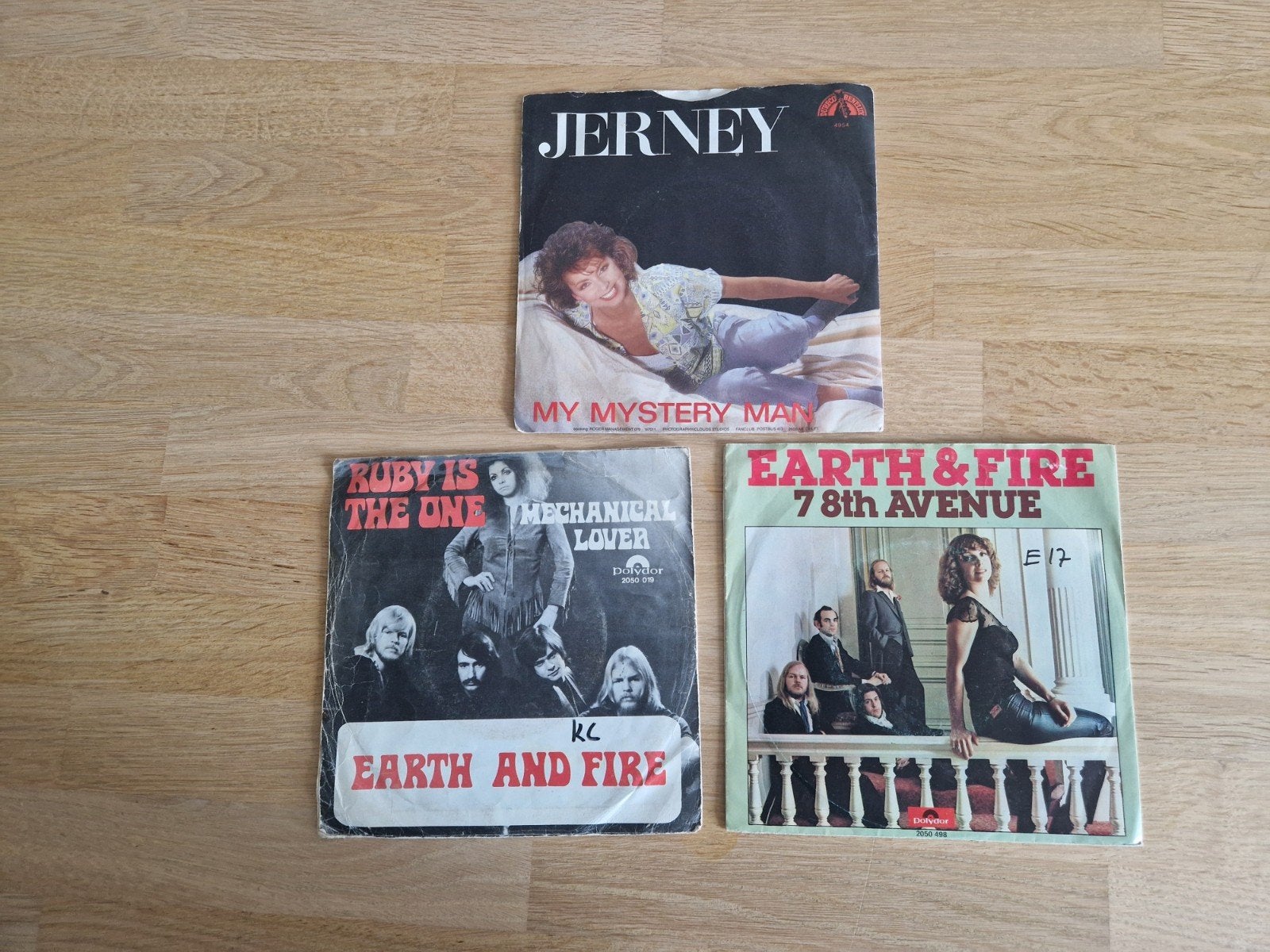 3 singles van Earth & Fire, Ophalen of Verzenden, Gebruikt, Pop