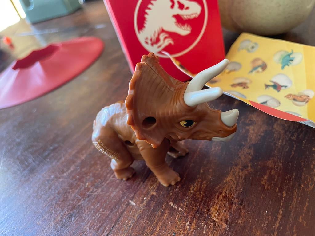McDonald’s jurassic world dino Triceratops, Ophalen of Verzenden, Zo goed als nieuw, Dier