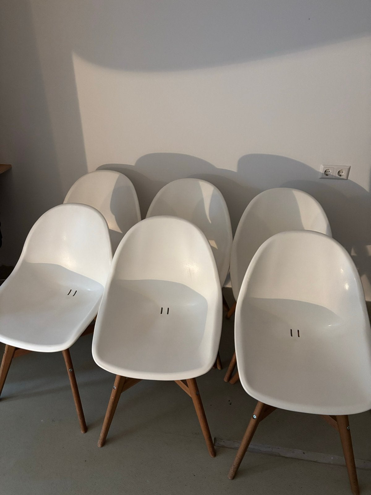 IKEA Adde Stoelen - Wit met Houten Poten (6 stuks), Huis en Inrichting, Ophalen, Kunststof, Gebruikt, Wit