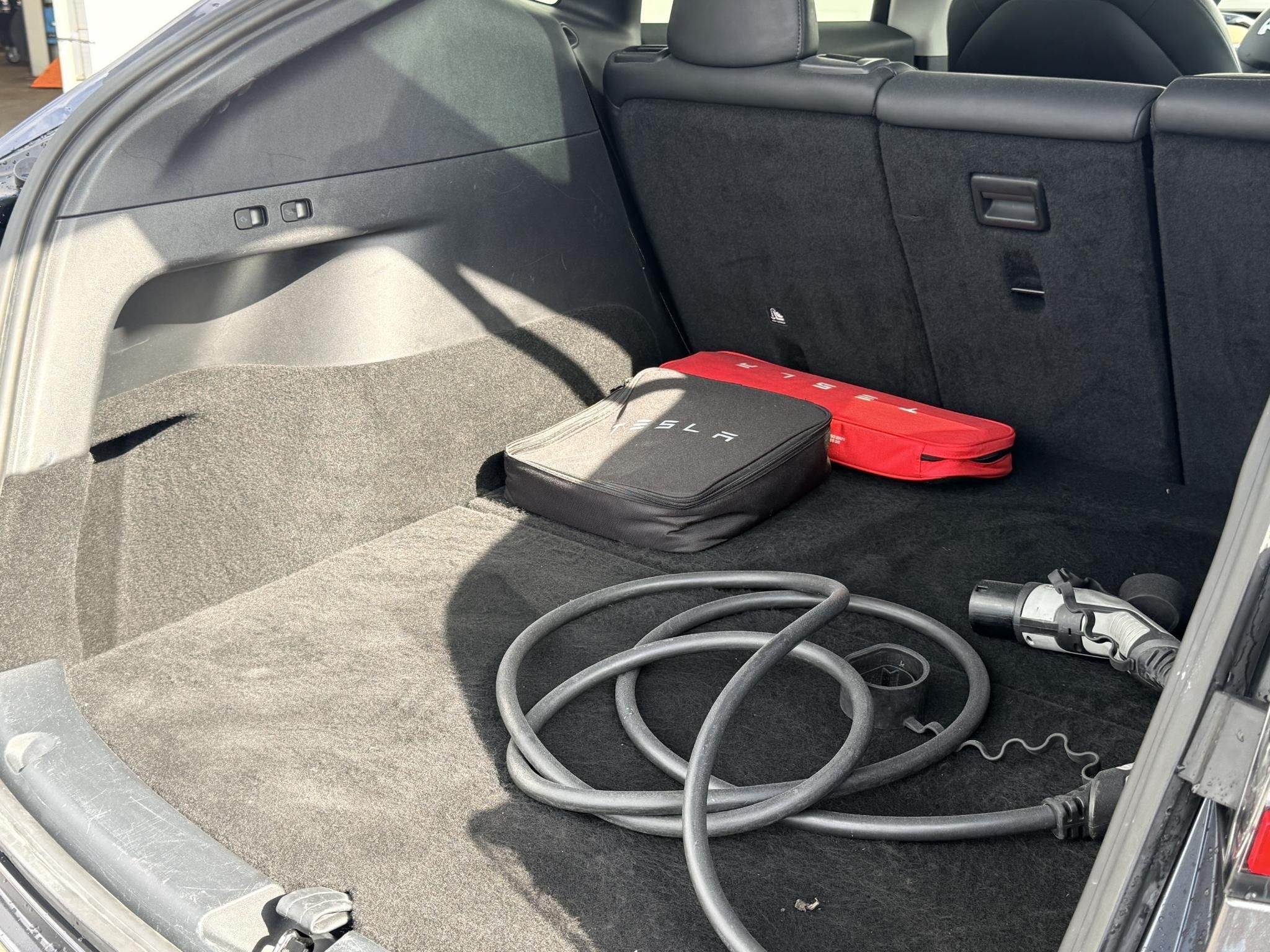 Foto 11 van Tesla Model Y Long Range AWD 75 kWh NL-AUTO | PANODAK | LEDE