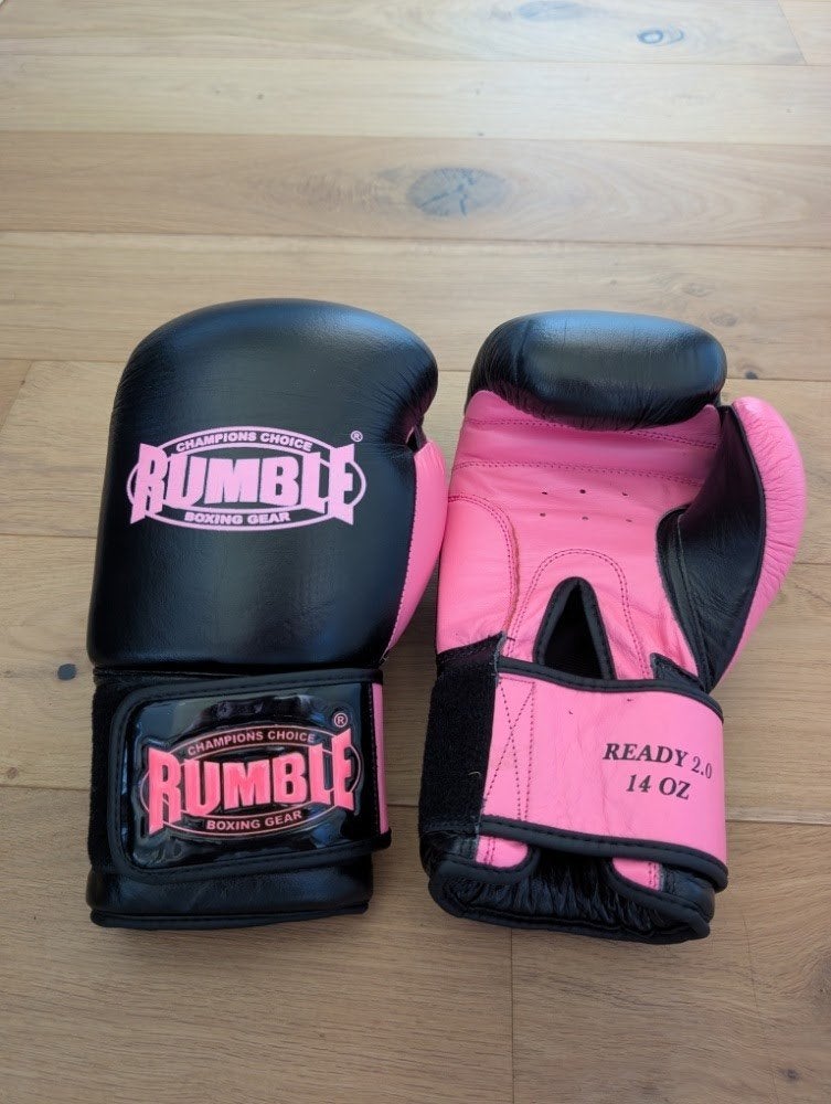 Rumble bokshandschoenen 14 OZ Roze + Binnenhandschoenen, Ophalen, Zo goed als nieuw, Bokshandschoenen