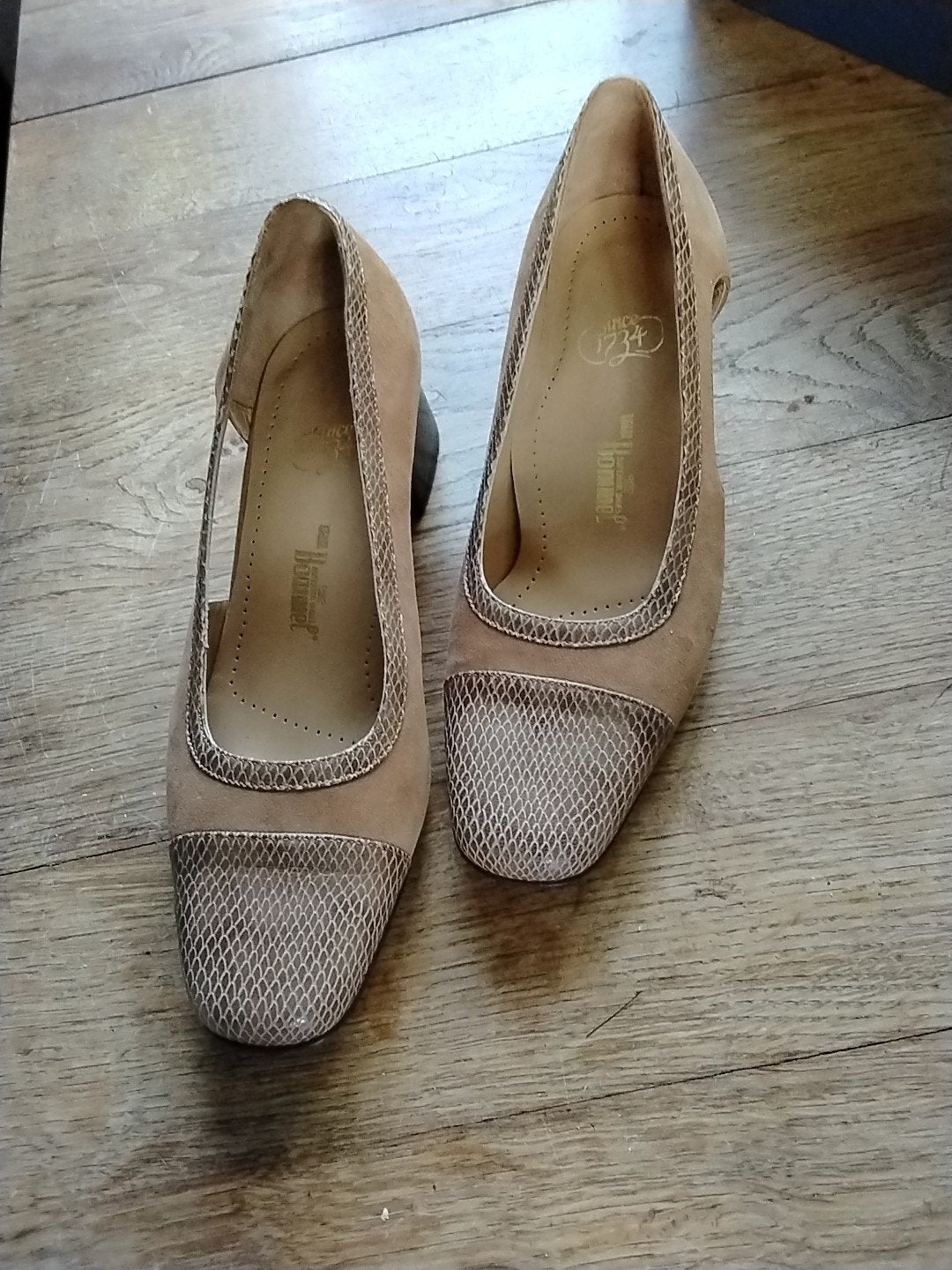 Pumps van Van Bommel, Ophalen, Nieuw