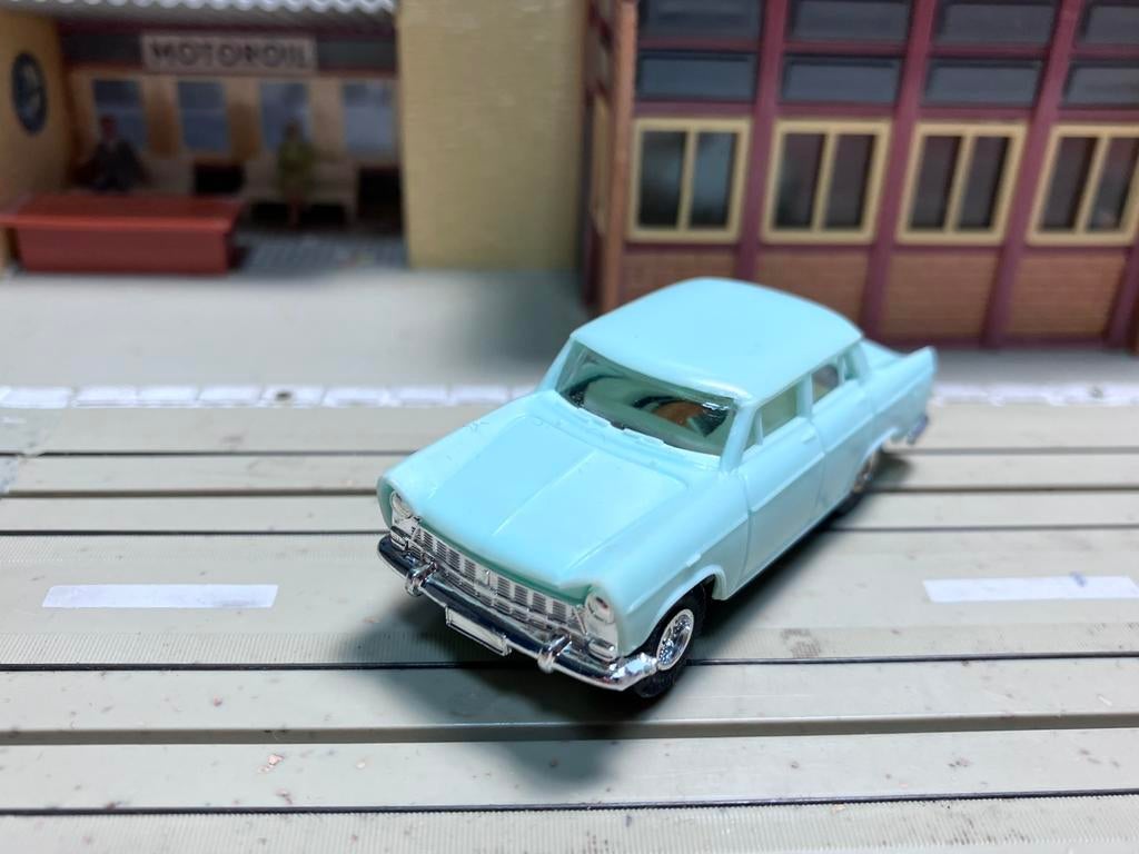 Faller AMS Fiat 1800B turkoise nieuw met blokmotor B4, Ophalen of Verzenden, Zo goed als nieuw, Elektrisch, Overige merken