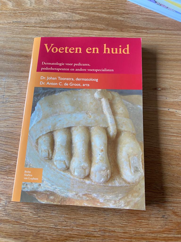 Voeten en Huid: Dermatologie voor Voetspecialisten, Boeken, Studieboeken en Cursussen, Ophalen of Verzenden, Beta, Zo goed als nieuw