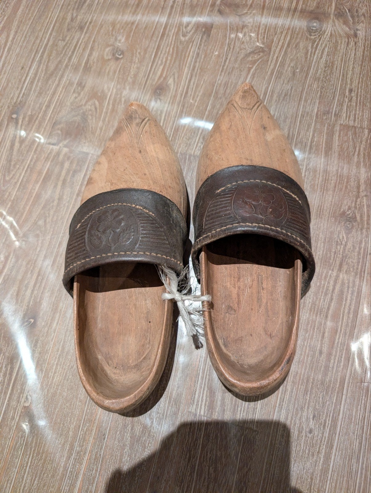 houten klompen met leren band, Ophalen of Verzenden