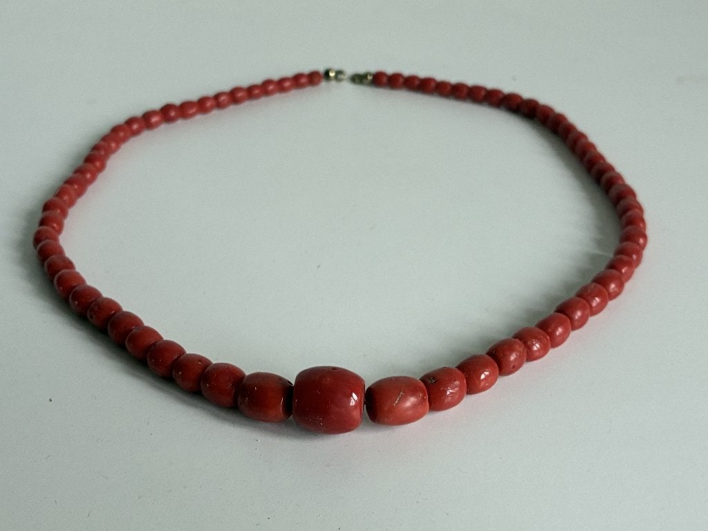 Vintage bloedkoraal ketting, 54 cm / 46 gram, verlopend, Sieraden, Tassen en Uiterlijk, Kettingen, Ophalen of Verzenden, Gebruikt
