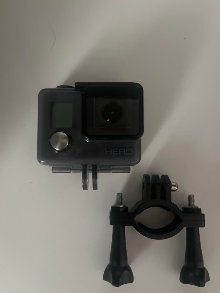 GoPro met beschermhoes en harnas, Ophalen of Verzenden, Zo goed als nieuw, GoPro