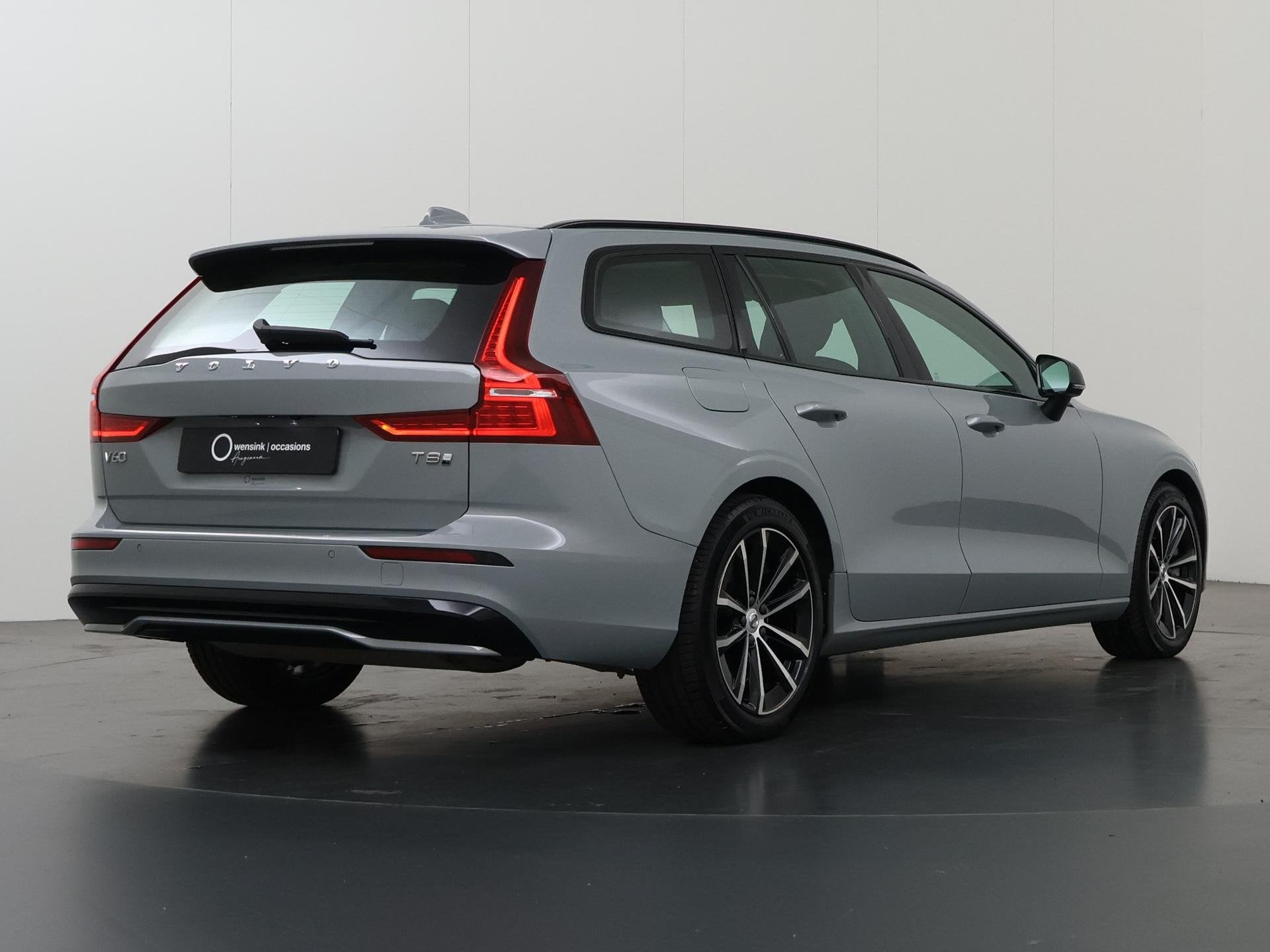 Volvo V60 2.0 T8 Plug-in hybrid AWD Plus Dark | Ele.verstelb, Automaat, Gebruikt, Euro 6, 4 cilinders