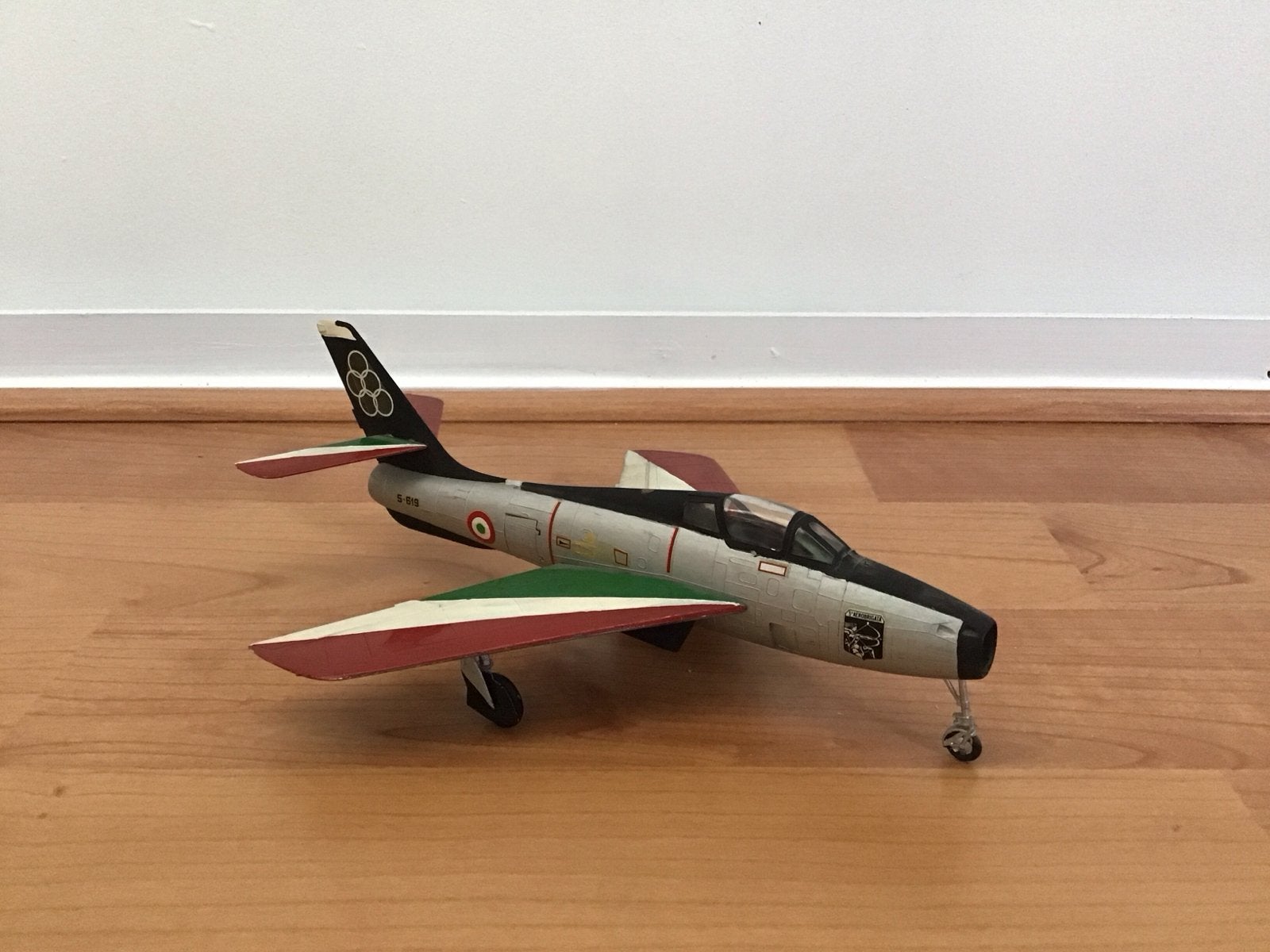 Modelvliegtuig - straaljager met Logo Olympische spelen, Overige merken, Gebruikt, Ophalen of Verzenden, Groter dan 1:72