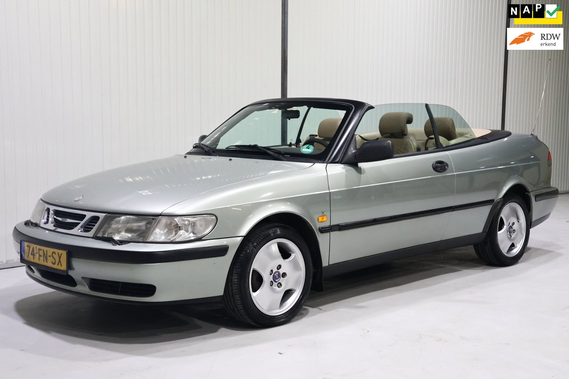 Saab 9-3 Cabrio 2.0 S AIRCO - NWE APK - LEER - LM VELGEN!, Auto's, Gebruikt, 1340 kg, 4 cilinders, Cabriolet