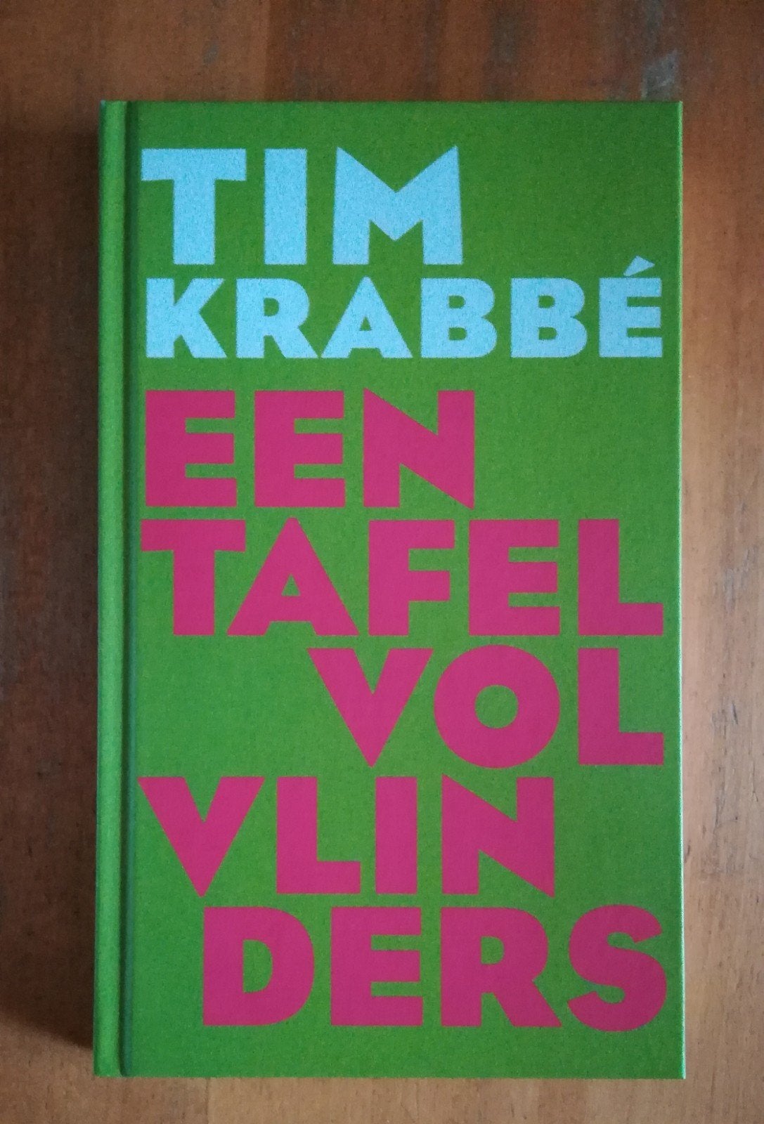 Boek Een tafel vol vlinders van Tim Krabbé, Ophalen of Verzenden, Zo goed als nieuw