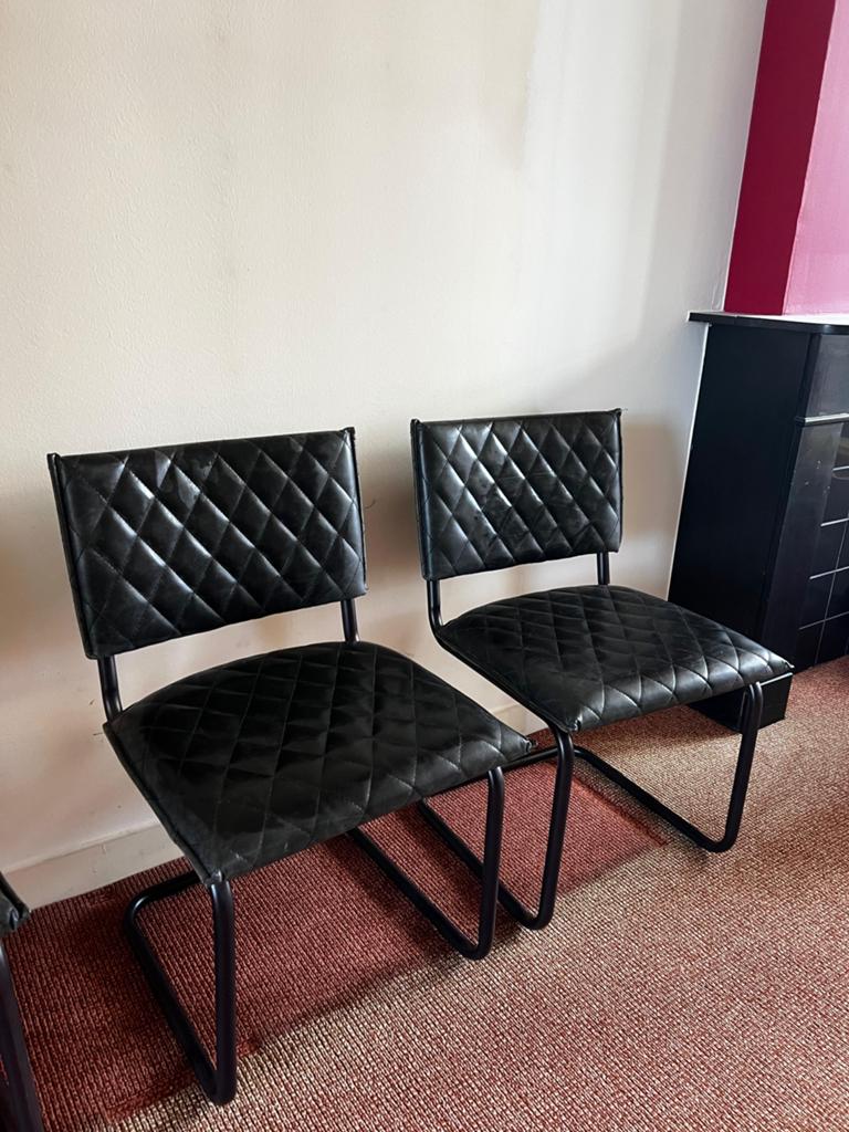 Set van 4 zwarte, gestoffeerde eetkamerstoelen, Huis en Inrichting, Ophalen, Gebruikt, Zwart, Vier