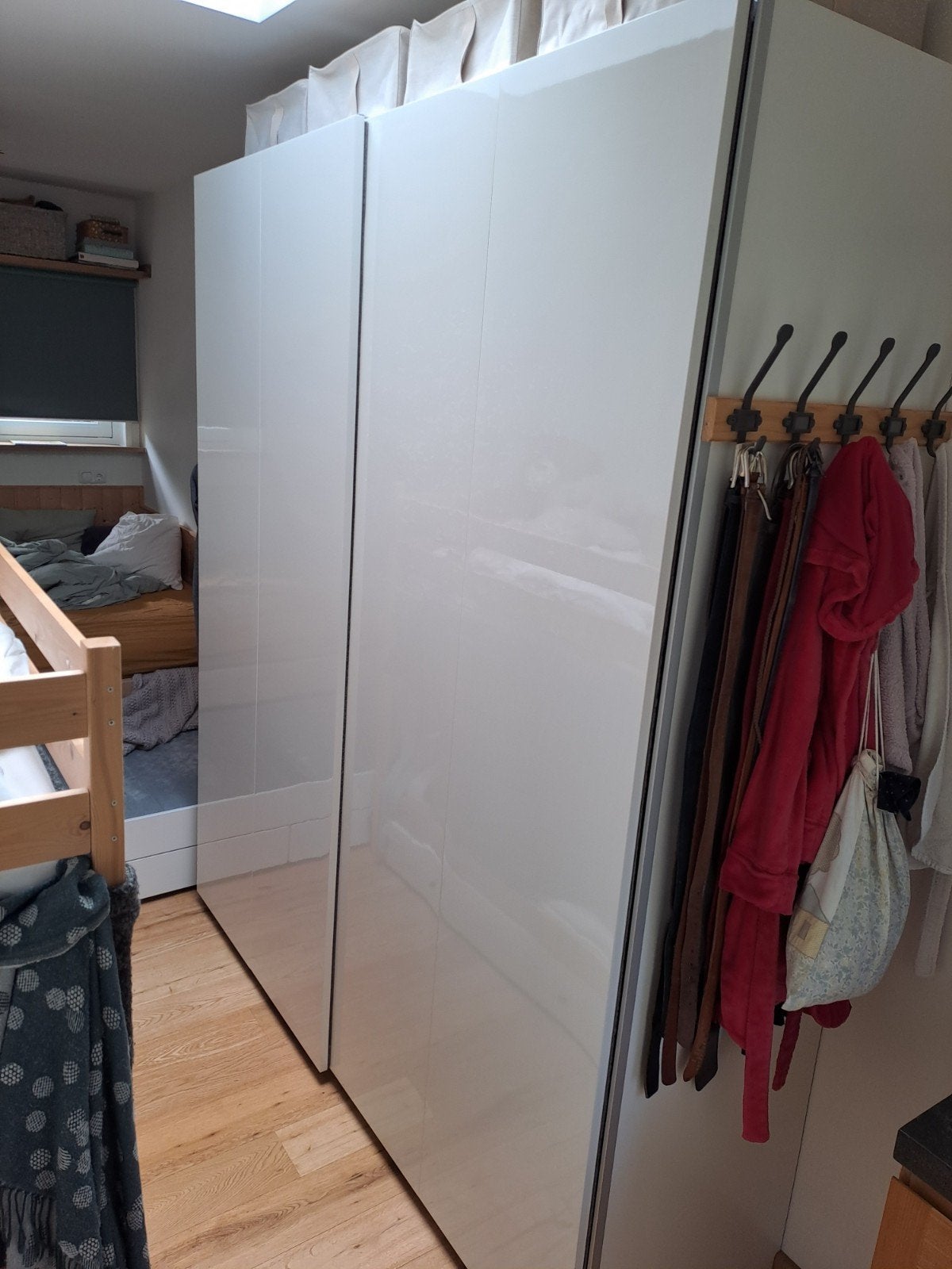 Hasvik ikea pax kast schuifdeuren hoogglans wit, Huis en Inrichting, Kasten | Kledingkasten, Ophalen, Zo goed als nieuw, 50 tot 75 cm