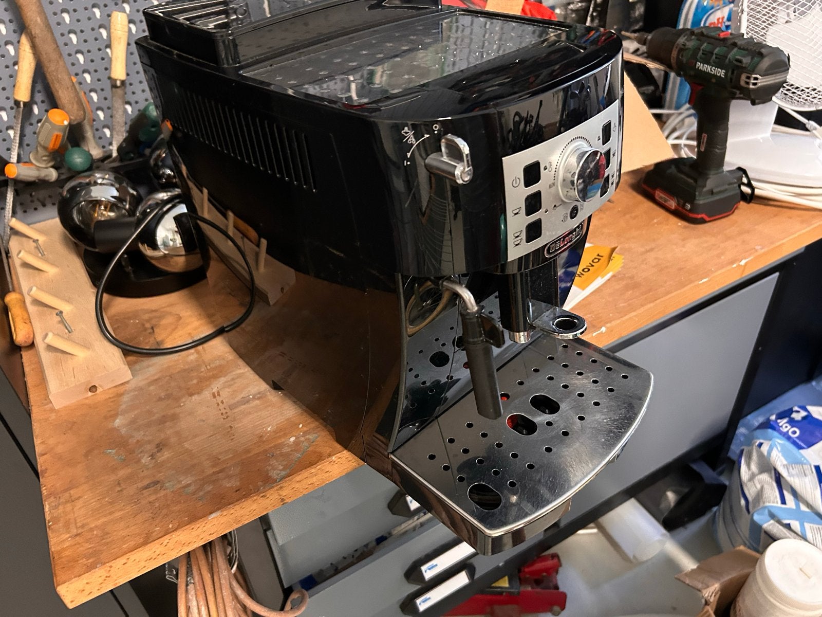 De'Longhi Magnifica S ECAM 22.110.B Espressoapparaat, Witgoed en Apparatuur, Koffiezetapparaten, Ophalen, Afneembaar waterreservoir