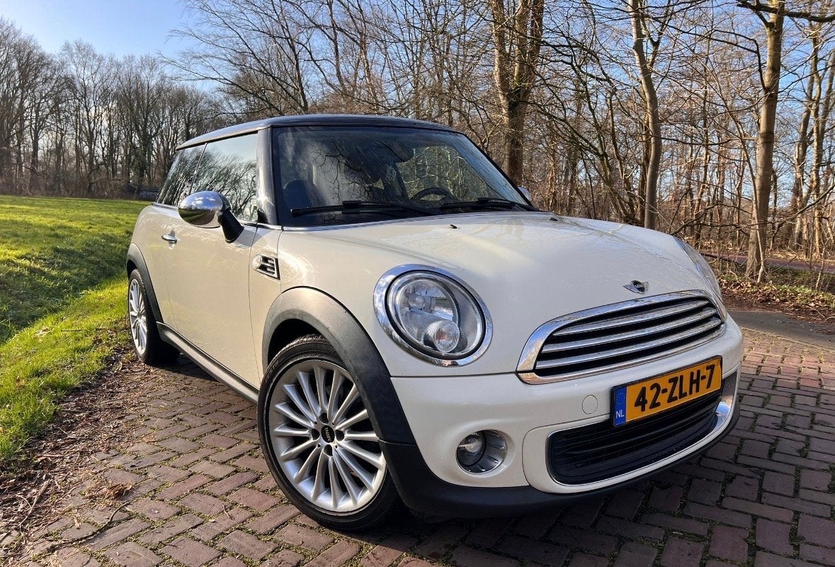 Mini 1.6 ONE 55KW 2013 Wit, Auto's, Voorwielaandrijving, 74 pk, 4 cilinders, 4 stoelen
