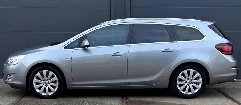 Opel astra turbo sw. Met trekhaak. Lees adv., Auto's, Stationwagon, Particulier, Zilver of Grijs, Te koop