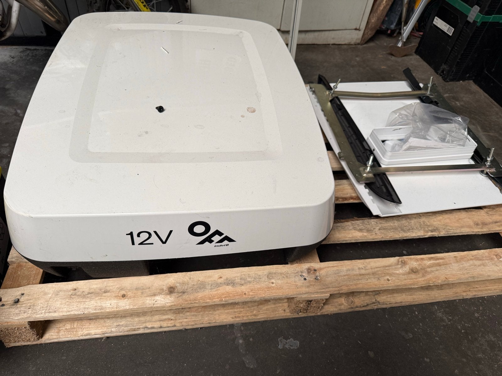 Dakairco 12 volt van Indel B - Ideaal voor camper/caravan, Minder dan 60 m³, Indel, 3 snelheden of meer, Ophalen of Verzenden